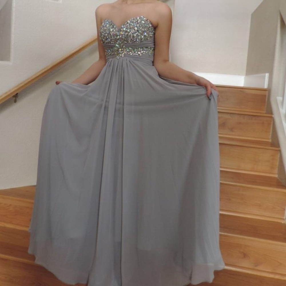 Jessica Designs Intl Prom Dress ✨✨